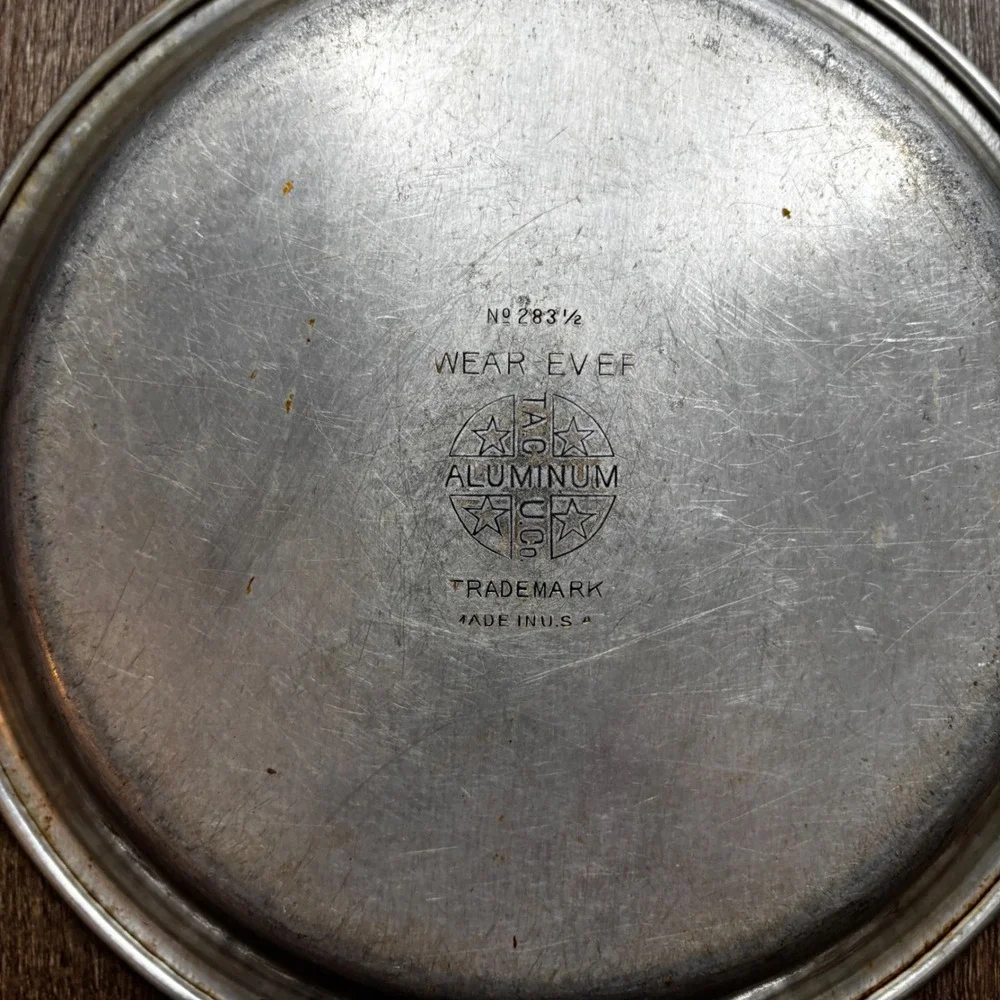 Vintage Wear-Ever Aluminum Pie Pans Set of 2 No 283 1/2 Silver 9 In. Made in USA